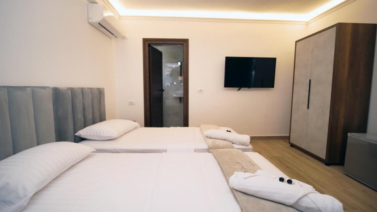 Vila Fatos Qama Berat Exterior foto